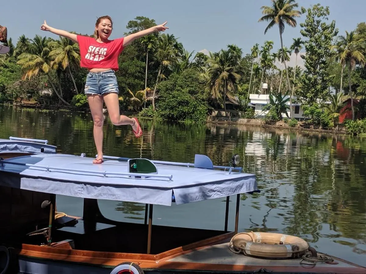 Sunsets And Palm Trees Bed & Breakfast Alappuzha